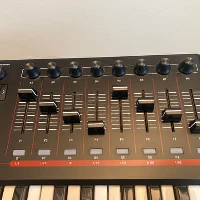 Akai MPK249 2014 - Present - Black image 6