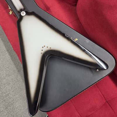 Epiphone Brent Hinds Signature Flying V Custom with Case - Silver Burst image 15