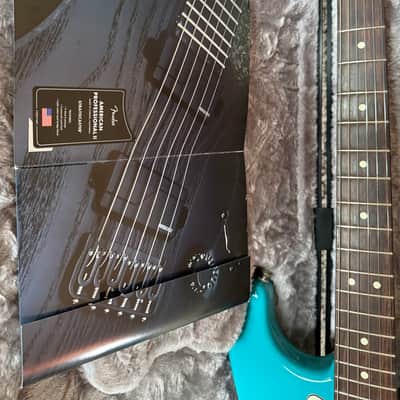 Fender American Professional II Stratocaster with Rosewood Fretboard 2020 - Present - Miami Blue image 8