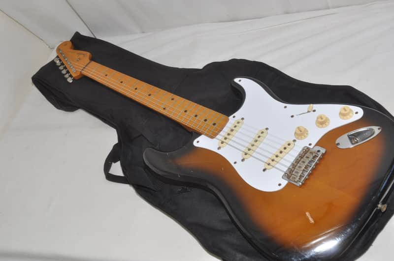 FENDER JAPAN ST57(T) Stratocaster 2-Tone Sunburst Electric Guitar Ref. No 7194 image 1