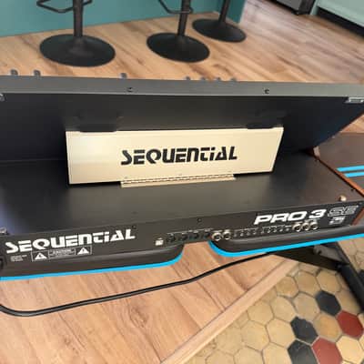 Sequential Pro 3 SE 37-Key 3-Voice Monophonic / Paraphonic Synthesizer 2020 - Present - Black with Wood Sides image 3
