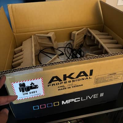 Akai MPC Live III Standalone Sampler / Sequencer 2025 - Present - Black image 4