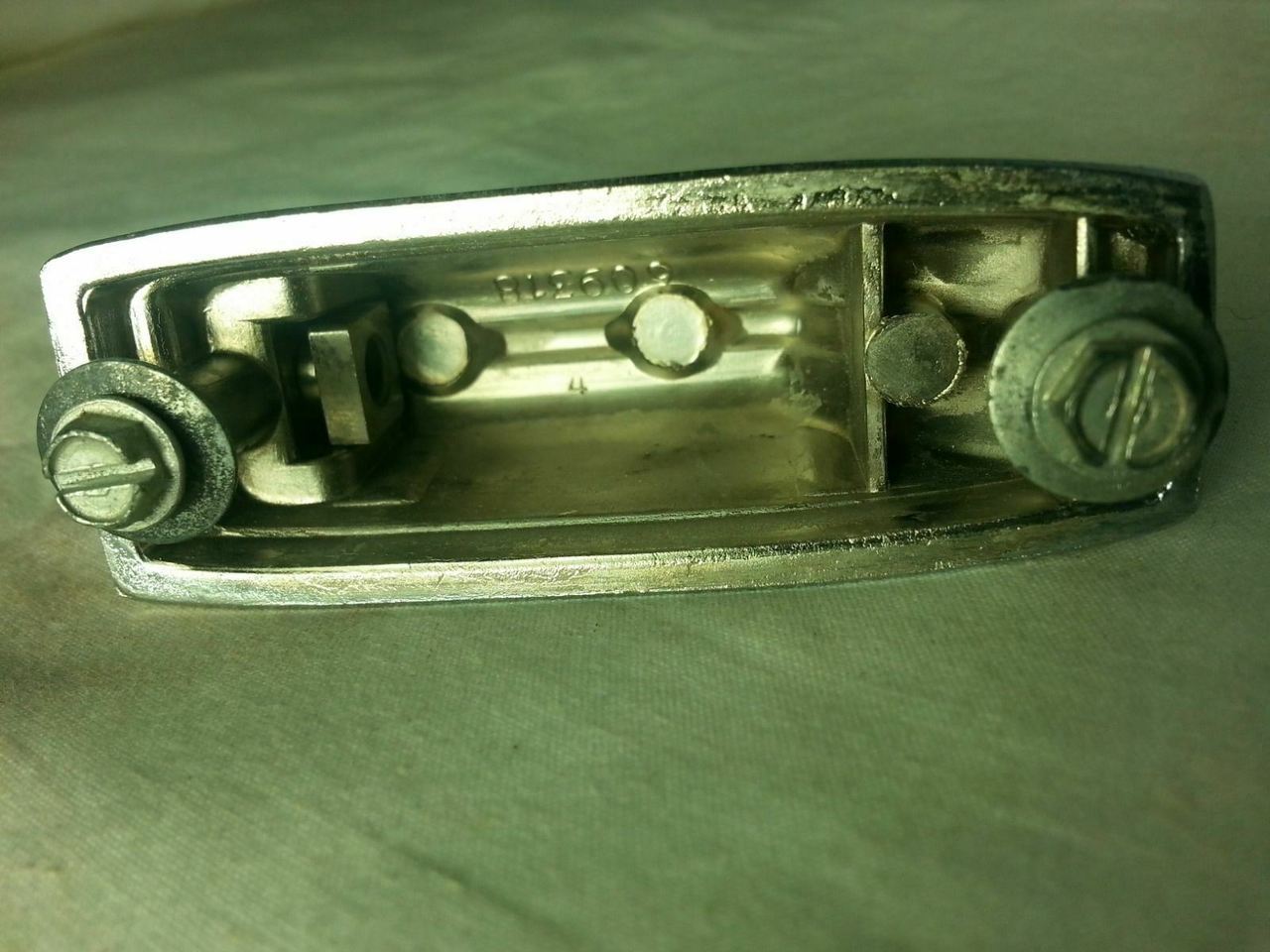Rogers 1x Beavertail Bass Drum Lug Chrome Spring-Less 9/72 XP8 70s Vintage* — main photograph