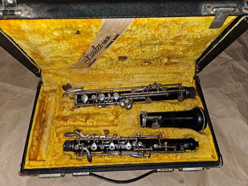 Larilee wood oboe with case. USA. Good but needs fixing up. image 1