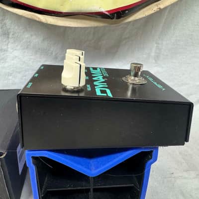 Vertex Effects Dynamic Distortion Pedal with Box image 7