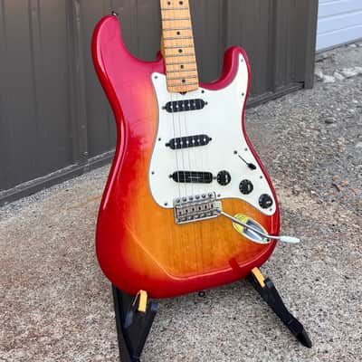 Fender Stratocaster Cherry Burst 1982 image 2