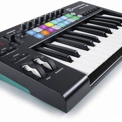 Novation Launchkey 25 MKII MIDI Keyboard Controller 2015 - 2020 - Black image 2
