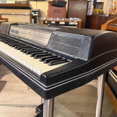 Wurlitzer 200A image 2