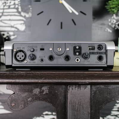 Preowned Zoom V3 Multi-Effects Vocal Processor image 2