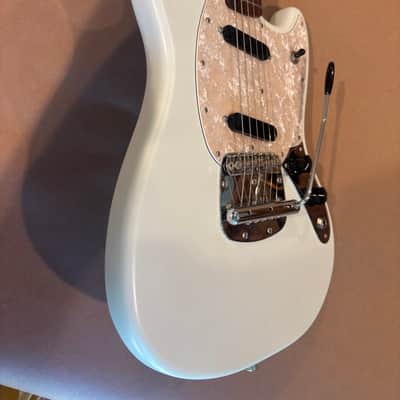 Fender Mustang w/ Fender Hard Case | Satin Sonic Blue  | American Performer Series image 3