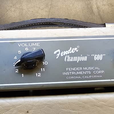 Fender Champion 600 5-Watt 1x6" Guitar Combo - Two-Tone Blonde / Brown image 3