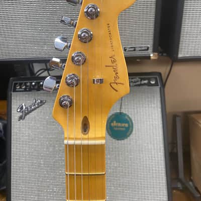 Fender American Ultra Stratocaster with Maple Fretboard Cobra Blue Bild 5