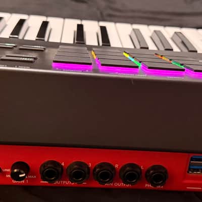 Akai MPC Key 61 Standalone Workstation Synthesizer 2022 - Present - Black image 8