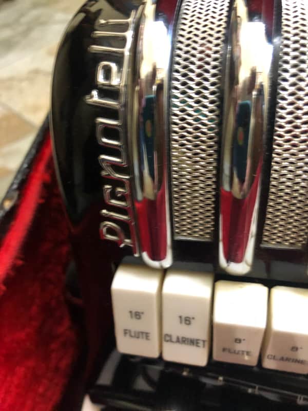 Exceptional find……Pignatelli electronic accordion DEGA 111 1960’s - Black image 1