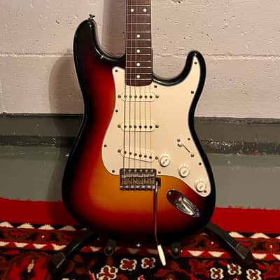 Fender American Vintage '62 Stratocaster 1990s - 3-Color Sunburst image 2