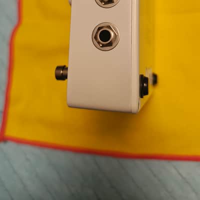 Electro-Harmonix Battalion Bass Preamp/DI fully boxed unused psu image 3