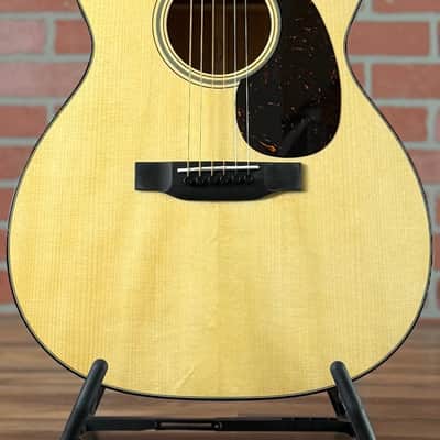 Martin Custom Shop 000-18 Acoustic Guitar - Natural image 2