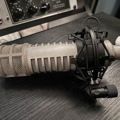 Electro-Voice RE20 Cardioid Dynamic Microphone 1968 - Present - Gray image 2