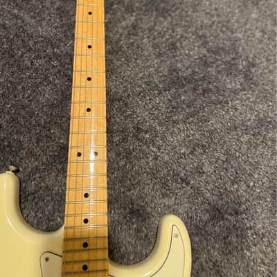 Fender American Professional Stratocaster Olympic White with Maple Fingerboard image 5