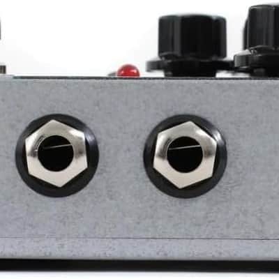 Tech 21 SansAmp VT Bass DI Pedal Bundle w/ 2x Strukture Patch Cables, 12x Guitar Picks & Liquid Audio Polishing Cloth CS-VTB-DI image 4
