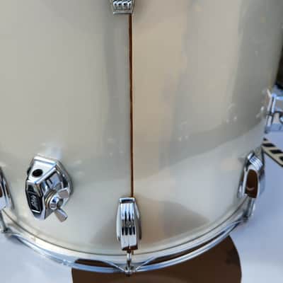 Ludwig 4pc Drum Kit - 12, 13, 16, 24 Silver Silk image 12