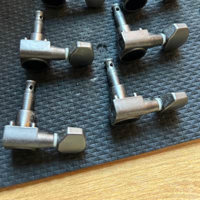 6 in-line Tuning Machines - Aged Nickel image 1