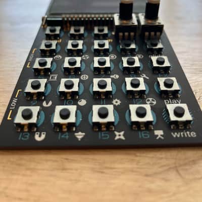 Teenage Engineering Pocket Operator PO -128 Megaman limited edition (discontinued) 2020 - Perfectas condiciones image 3
