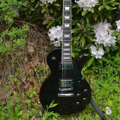 2025 Gibson Les Paul Studio in Ebony w/New Black Dunlop Straplocks and a like New Black Gibson Hardshell Case ~ As New ! image 3