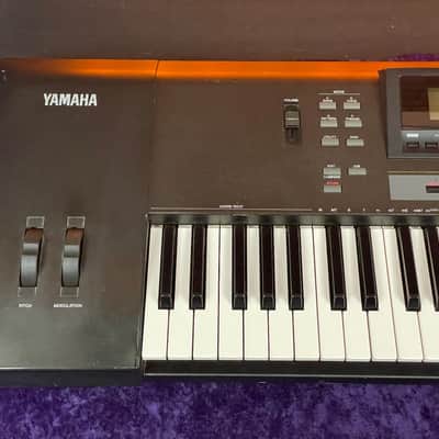 Yamaha QS300 Rare 1995 digital synth music production workstation image 2