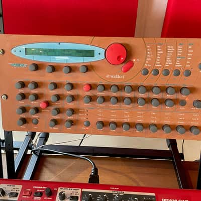 Waldorf Microwave XT Rackmount Wavetable Synthesizer 1998 - Orange