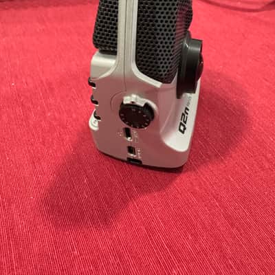 Zoom Q2N Camera/Audio Recorder + 32GB SD card image 4