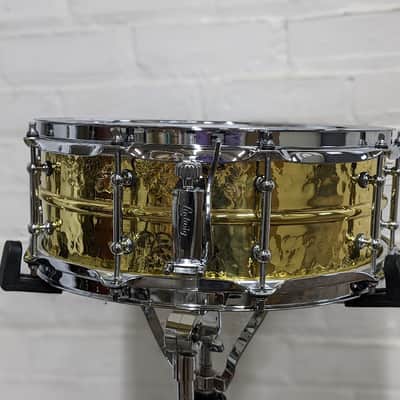 Ludwig 5x14" Hammered Brass Snare Drum with Tube Lugs image 4