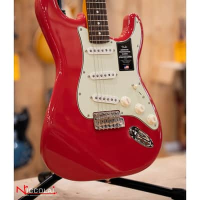 Fender American Professional Classic Stratocaster, Rosewood Fingerboard, Faded Dakota Red image 2