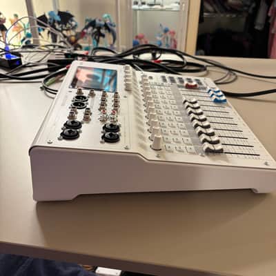 Yamaha MGX12 18-Channel Digital Mixing Console 2026 - Present - White image 5