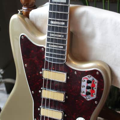 FENDER "Gold Foil Jazzmaster, Ebony Fingerboard, Shoreline Gold" GIGBAG, 3, 76 KG image 10
