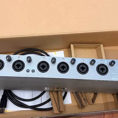 Zoom UAC-8 USB 3.0 SuperSpeed Audio Interface 2010s - Silver image 2
