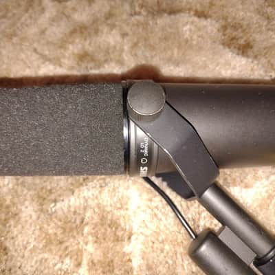Shure SM7B Genuine Cardioid Dynamic Microphone 2001 - Present - Black image 3