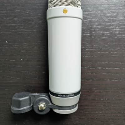 RODE NT1 Large Diaphragm Cardioid Condenser Microphone 1996 - 2002 - White image 1