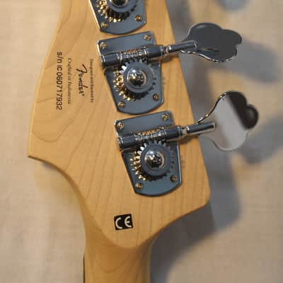 Squier Jazz bass standard series in Hard Shell Case - cherry burst image 8