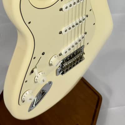 Fender Stratocaster Left Handed MIM Mexico 2011 - Cream image 3