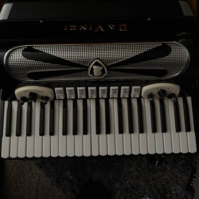DaVinci Accordion CG12 Mid-60s to 70s - Black/white image 2
