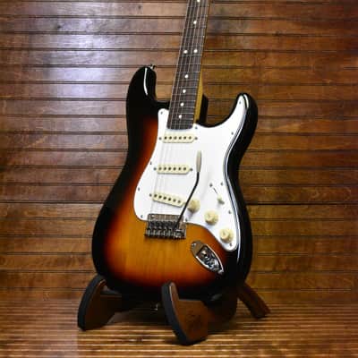 Player II Stratocaster®, Rosewood Fingerboard, 3-Color Sunburst image 2