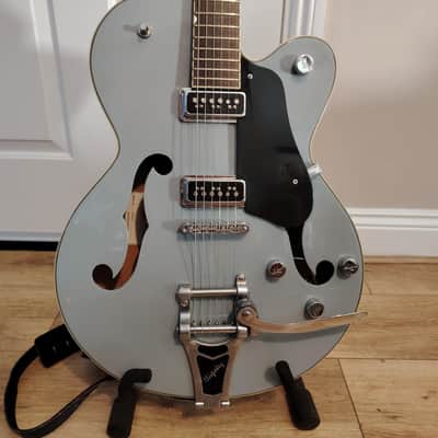 Gretsch G5127 Electromatic Guitar and Hard Case image 2
