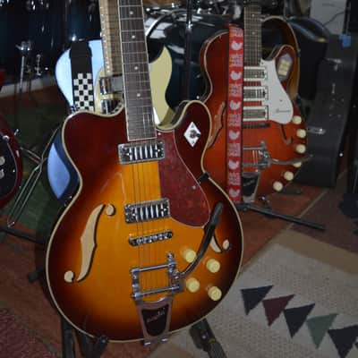 2017-18 Eastwood Airline H74 DXL Semi-Hollowbody in Honeyburst w/ a Bigsby, New Nickel Dunlop Straploks & a Mint Eastwood Hardshell Case ~ Mint ! image 2