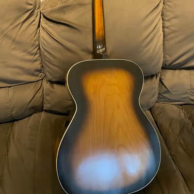 Silvertone H621 1960’s - Sunburst image 2