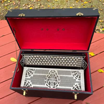Nationale Sullaumines Accordion, vintage 1930’s image 10