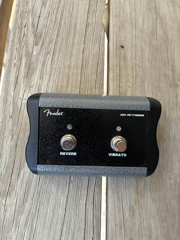 Fender 2-Button Channel/Reverb Footswitch with 1/4" Jack 2010s - Silver electric guitar controller channel selector image 1