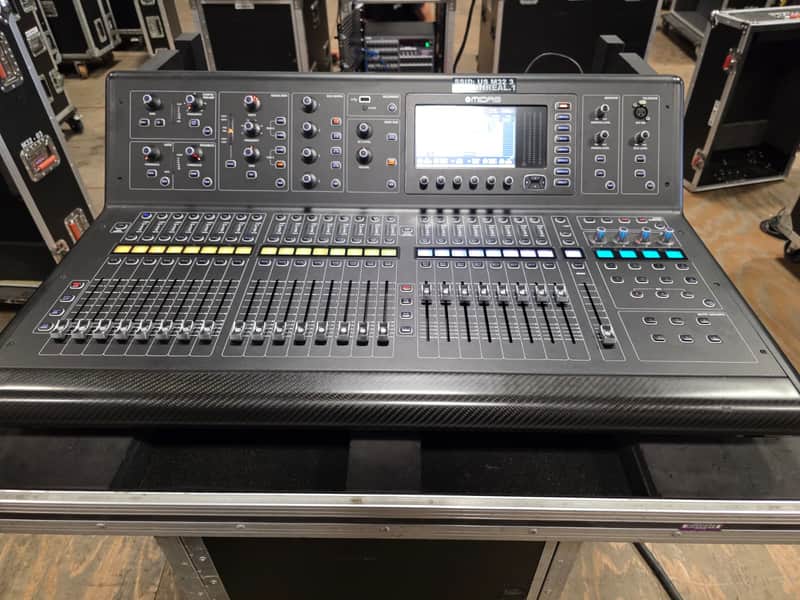 Midas M32 LIVE 40-Channel Digital Console With Case