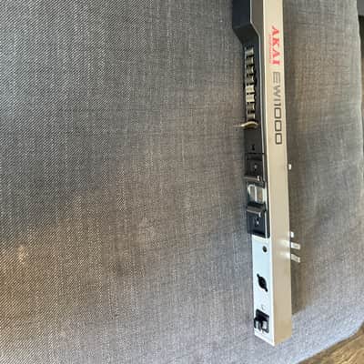 1986 Akai EWI 1000 with 2000 Synth Module W/ FLIGHT CASE Grey and White image 4
