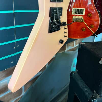 Immagine Gibson Explorer EXP 425 Panther Pink 1986 Electric Guitar - 3